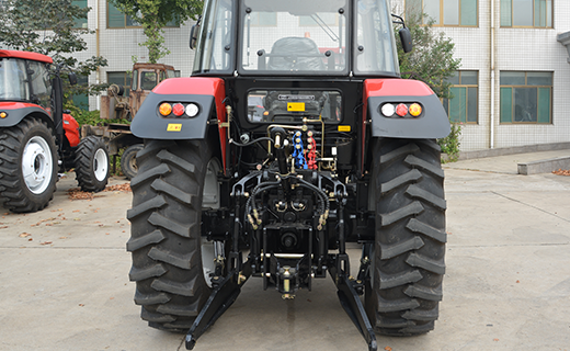 博天堂918-1504型拖拉机